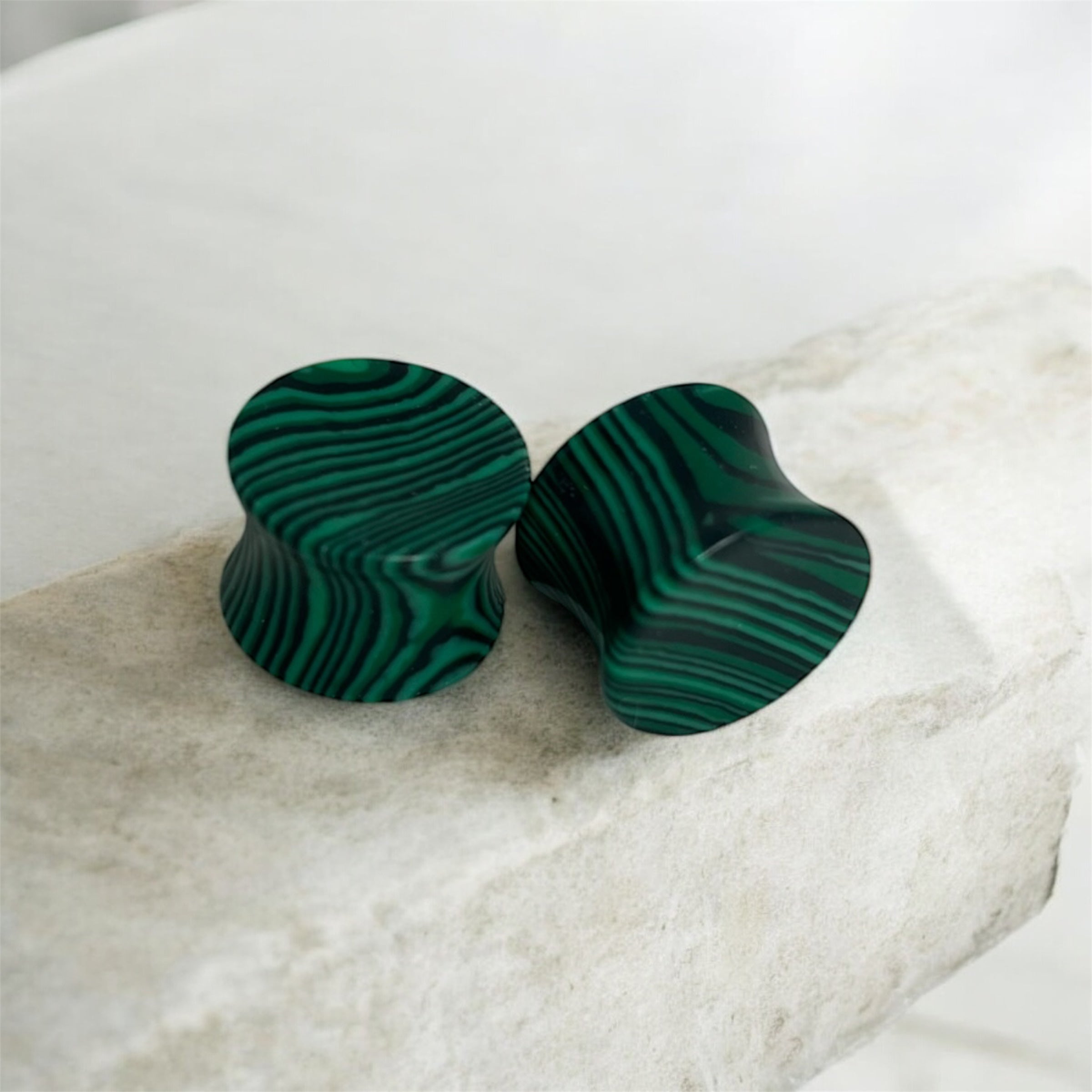 Solid Concave Green And Black Agate Saddle Plug
