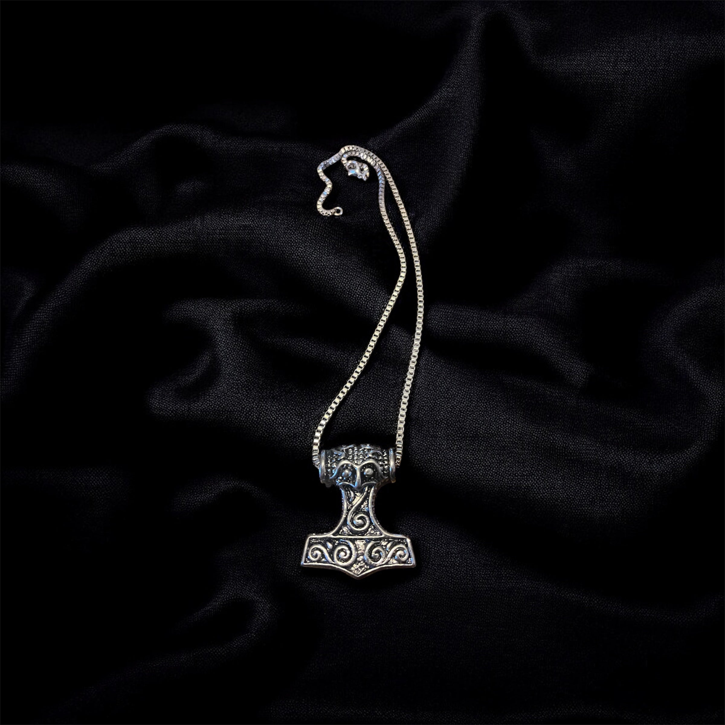 Classic Norse Mjölnir Medallion